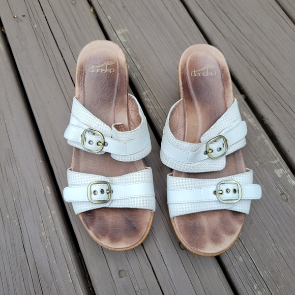 Dansko Jessie White Leather Cream Houndstooth 2 Strap Buckle Heeled Sandals 39 - Picture 5 of 9